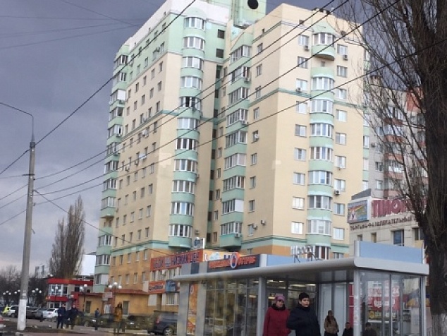 Трехкомнатная квартира в центре Харьковской горы